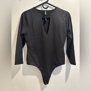 Victoria’s Secret sport long sleeve bodysuit - Size S